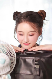 美女的下部动态